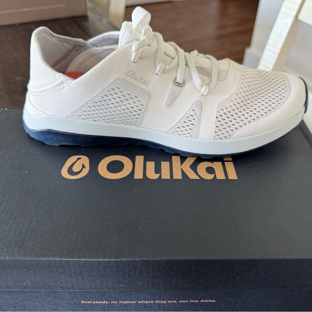 OluKai Huia White Athletic/Comfort Slip Ons - 8.5 NIB